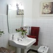 upstairs bathroom.JPG